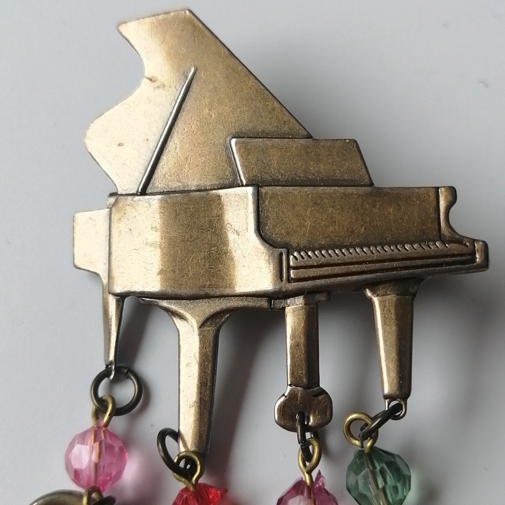 Vintage Whimsical Brooch Music Instruments Grand Piano Pin Unisex - Picture 3 of 6